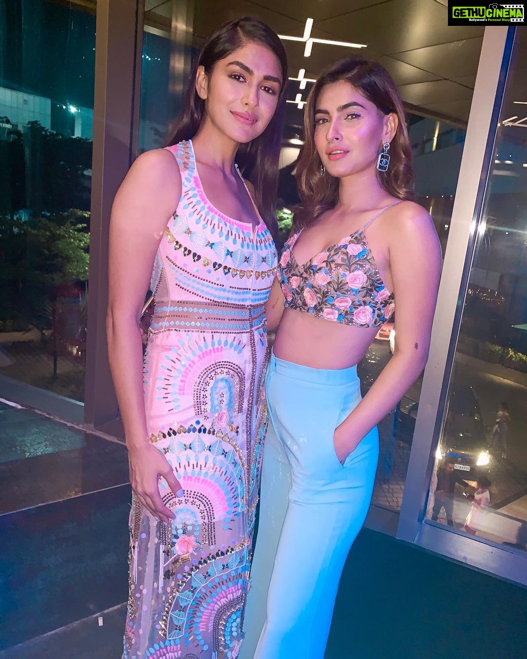 Karishma Sharma - 152.2K Likes - Such an overwhelming feeling to be a part of such an inspirational film. Congratulations to everyone who’s put their heart and soul in the film. Success party @super30film #super30
.
.
Styled by- @simran_kabra
Bralette - @papadontpreachbyshubhika
Pants- @lmanedesigns
Heels- @oceedeeshoes
Makeup by @nishaa.guptaa