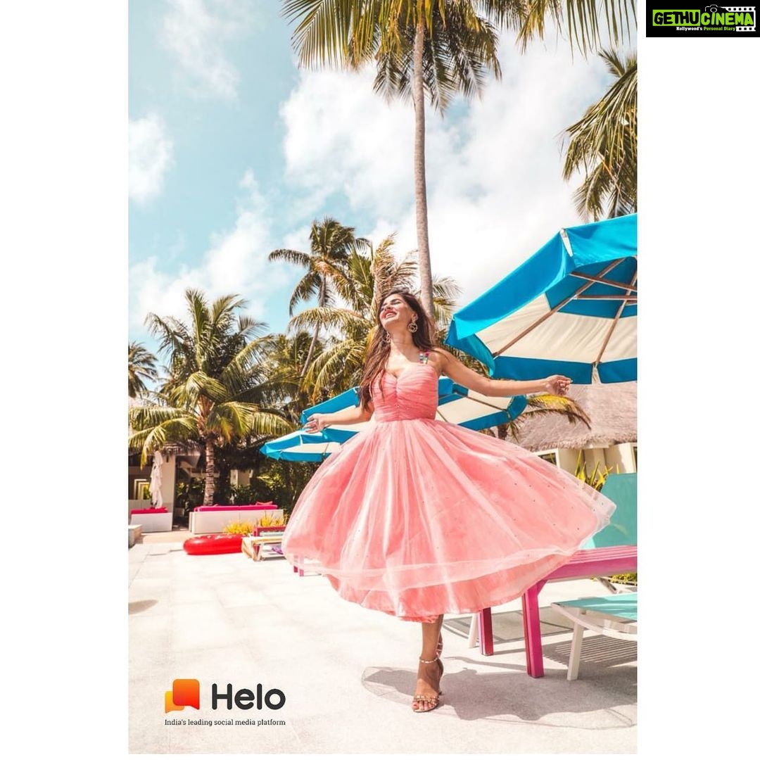 Karishma Sharma Instagram - Remember, you’re the only one who can fill the world with sunshine ☀️ . . @helo_indiaofficial