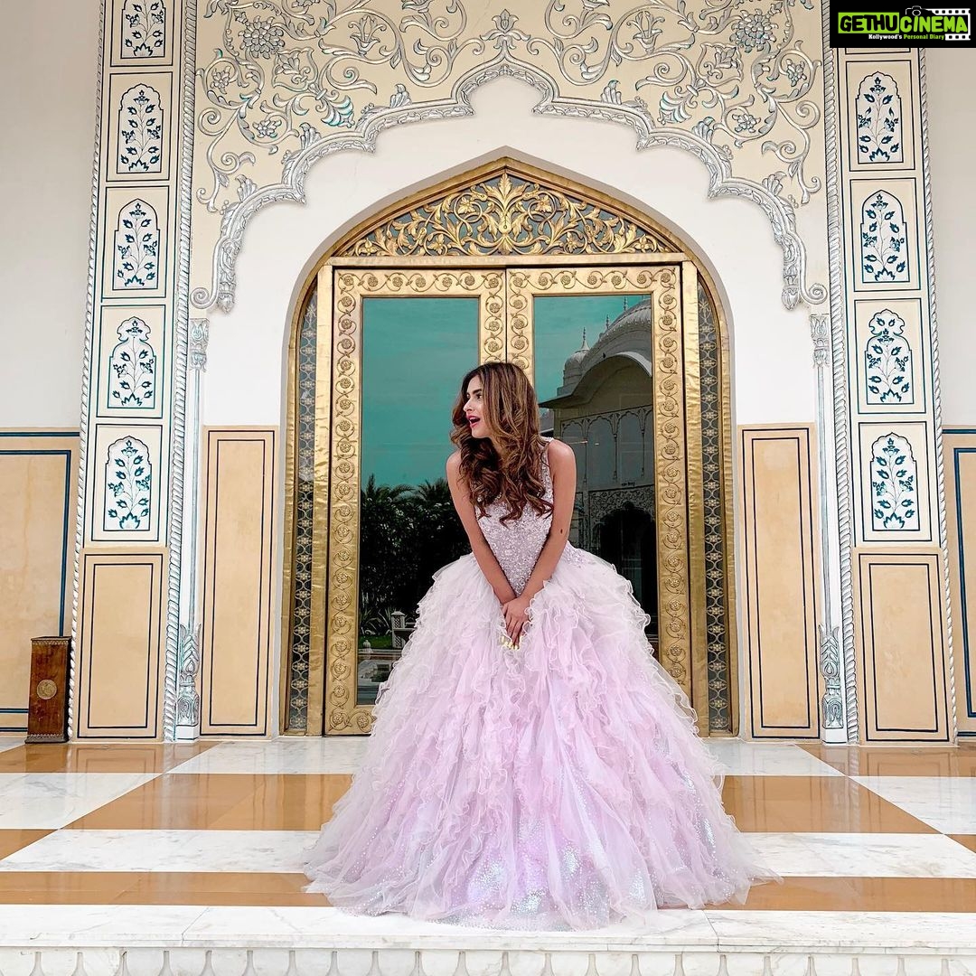 Karishma Sharma Instagram - Been feeling like quite a Princess lately and the reason is youuuuuu 🦄🦄