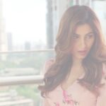 Karishma Sharma Instagram - My work demands strict routines and long, tiring shooting hours. This leaves me with no time to take care of my hair. I have recently started using Wella’s Fusion hair care range enriched with the goodness of spider silk amino acids that gives my hair strength and nourishment. Now I have a good hair day everyday. Don't care just flip your hair. . . Wella is giving "3 lucky winners" an exciting hamper worth Rs 1000. Now pamper yourself by participating in the contest in just 3 easy steps: 1. Follow the @wellaindia page 2. Tag two friends and get them to participate 3. Use the hashtag #RechargewithWella @WellaIndia #RechargewithWella #AskforWella @wellaindia