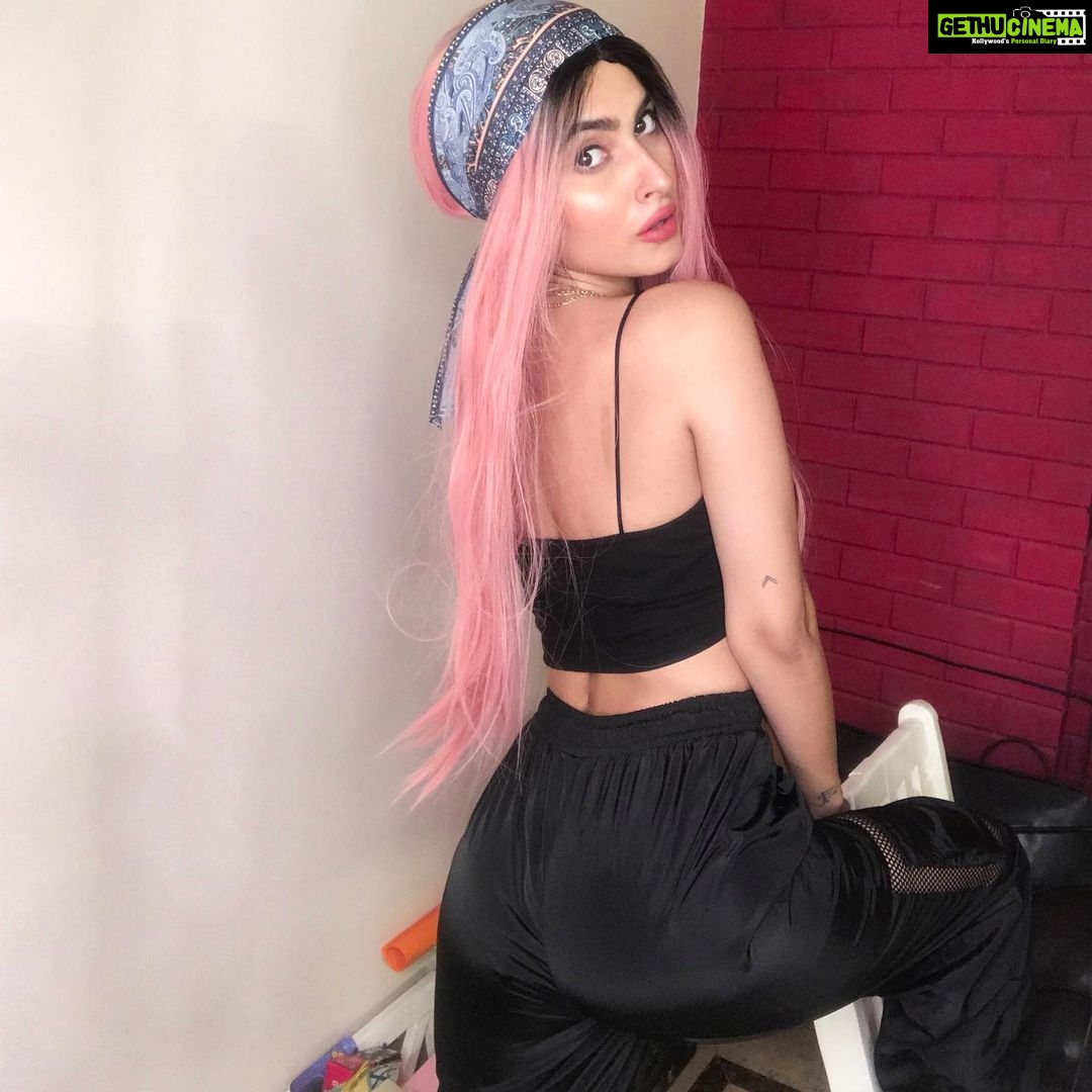 Karishma Sharma Instagram - You like my hair? Gee, thanks, just bought it . @trendywigs . You also use my code to avail 30% off My code: karish30