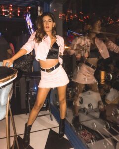 Karishma Sharma Instagram - Cause if it’s trouble that you’re looking for oh baby here I am. 🤪
.
.
Outfit by @shetroublemaker x @whatsyourfreak