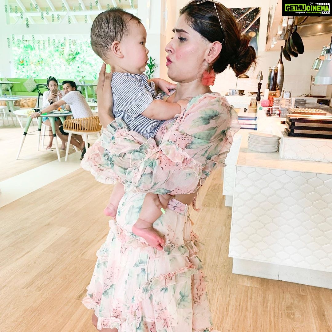 Karishma Sharma Instagram - A child can teach an adult three things: To be happy for no reason To always be curious . To fight tirelessly for something. . Babies make me the happiest 😍😍 Kandima Maldives