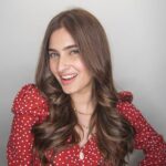 Karishma Sharma Instagram - Tired of the boring, average hair that leaves you feeling ordinary? My hair felt the same as long hours and multiple coloring back to back, left them lack luster. But my hair was pretty much reborn when I was introduced to the all new #Wellaplex! It made my ordinary hair extraordinary and they look stunning and feel amazing! Go try it at a Wella salon near you, today! #SayYesToColor #AskForWella @wellaindia