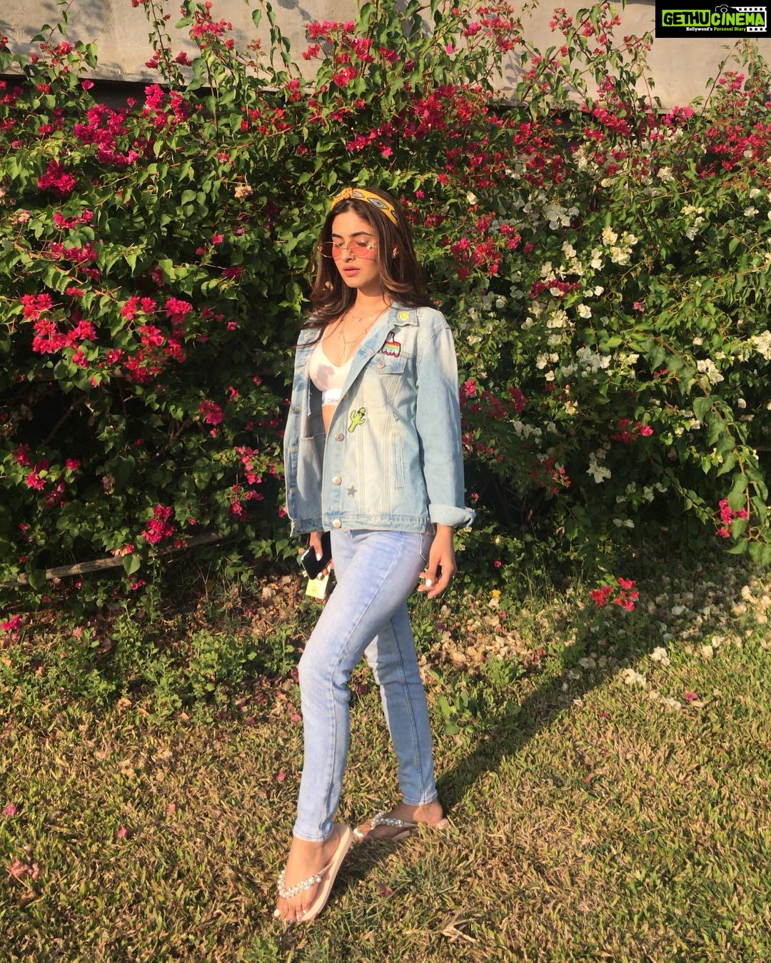 Karishma Sharma Instagram - The ones who are crazy enough to think they can change the world. Are the ones that do. Make a difference. Anchaviyo