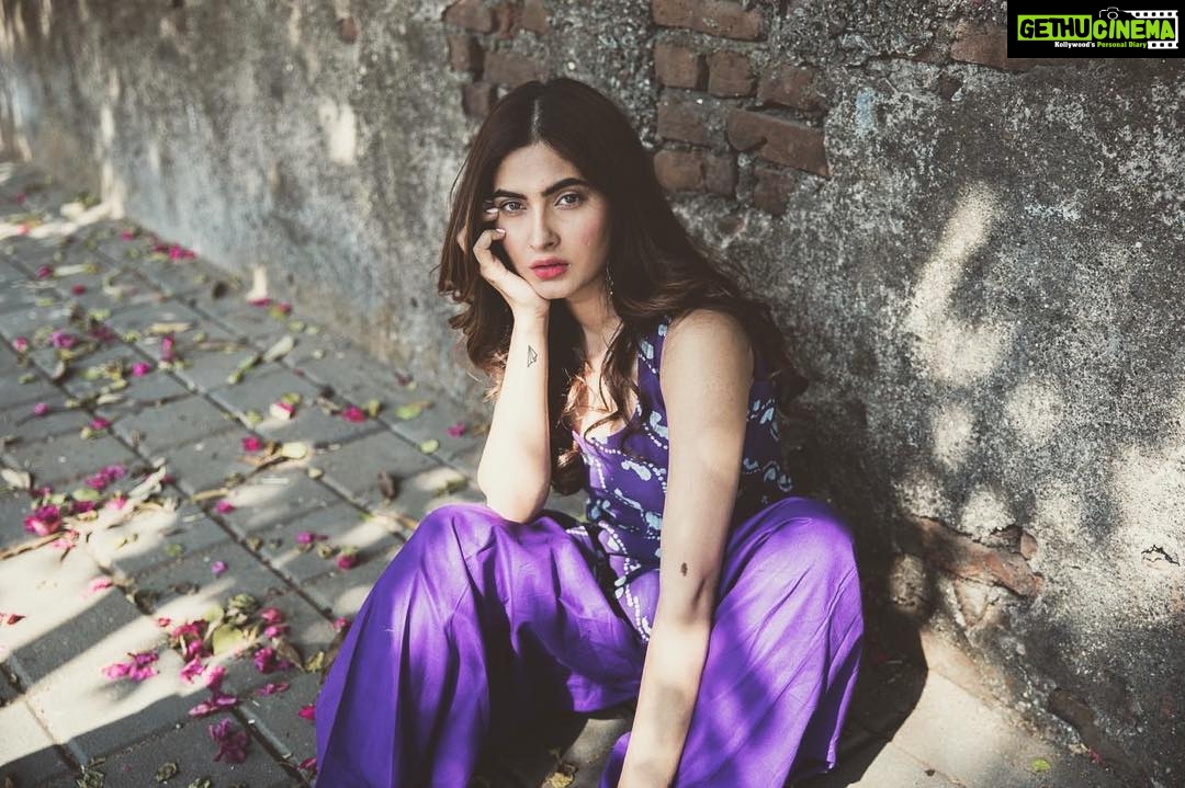 Karishma Sharma Instagram - 🌸🌸🌸 Shotby @zabiish_ Makeup by @nishaa.guptaa