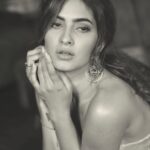 Karishma Sharma Instagram - Don’t stop yourself from being who you really are. Don’t run away from your own reality, face your fears with courage and overcome them. The day you do, you’ll know what true freedom is. Be Authentic, love yourself. Feel every emotion and live in the moment. That’s the biggest power we have. Right now. Your soul neeeds this. ❤️ Be happy, spread happiness and positivity. Shot by @aishwarya_nayak_photography Makeup @makeupbyshefali.s Hairby @charlottewang_hmua Styled by @himanshinijhawan004