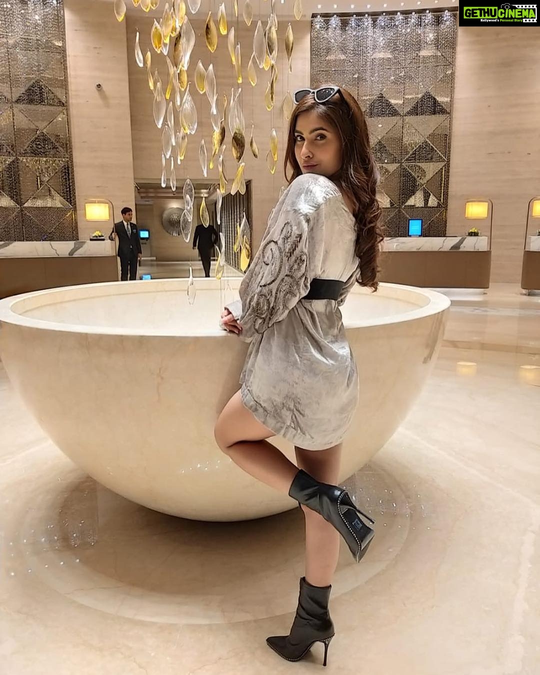 Karishma Sharma Instagram - Zoom in shots doesn’t mean compromising on image quality and details anymore. All thanks to the telephoto lens on the Samsung #GalaxyA9, even a zoomed shot captures minute details with stunning clarity. Loving what the #Worlds1stQuadCam has to offer! #withGalaxy
