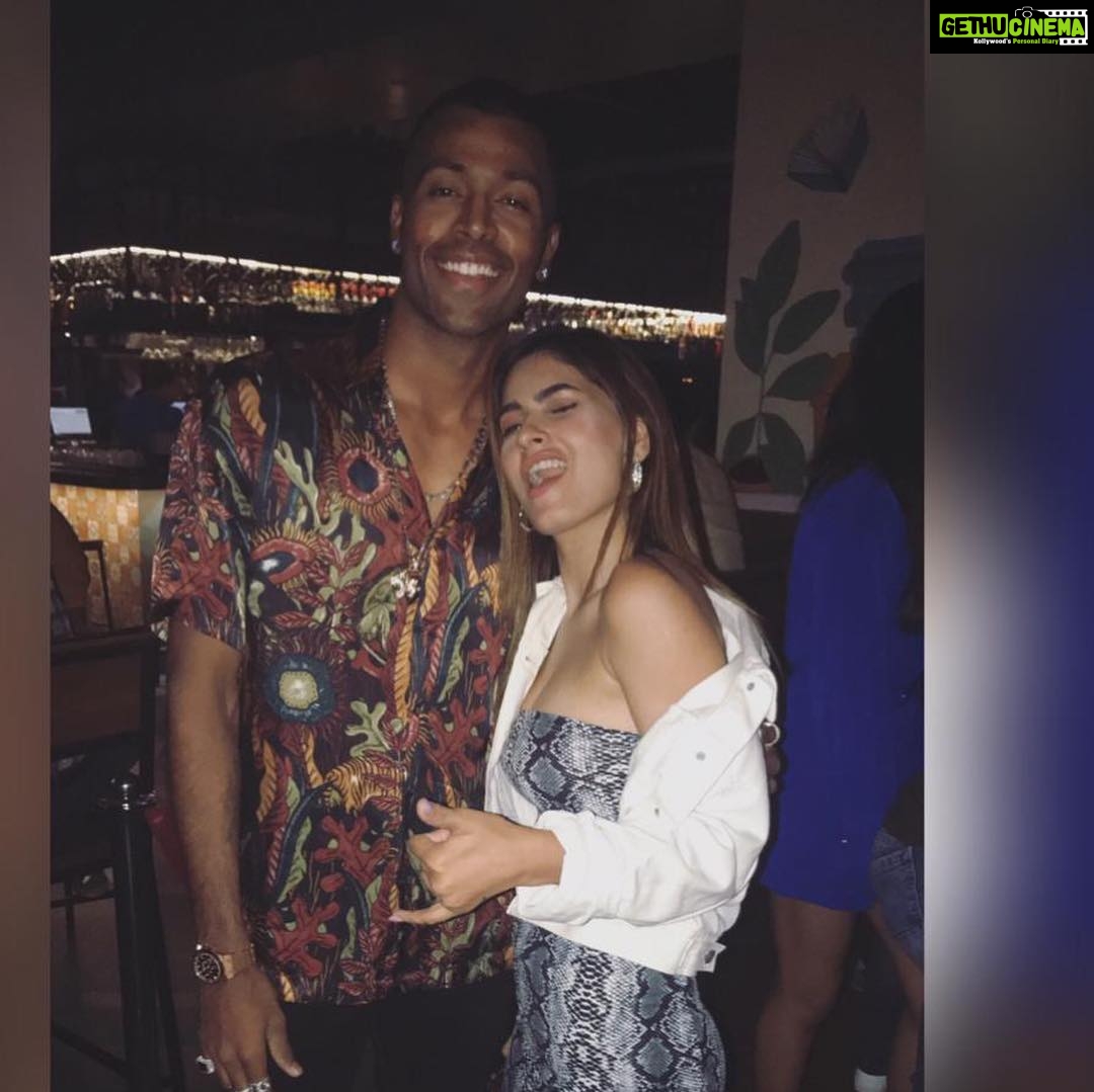Karishma Sharma Instagram - Happy birthday homie!! Way to go!! Cheers ✌🏻✌🏻 And happy Navratri 🤣