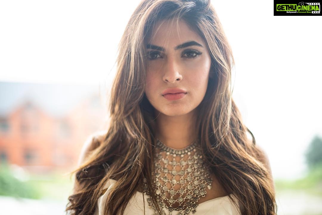 Karishma Sharma Instagram - Stay Focused. Stay Humble. Keep Hustling. 💃🏻💃🏻💃🏻 Shot by @zahabiyahakimportraits