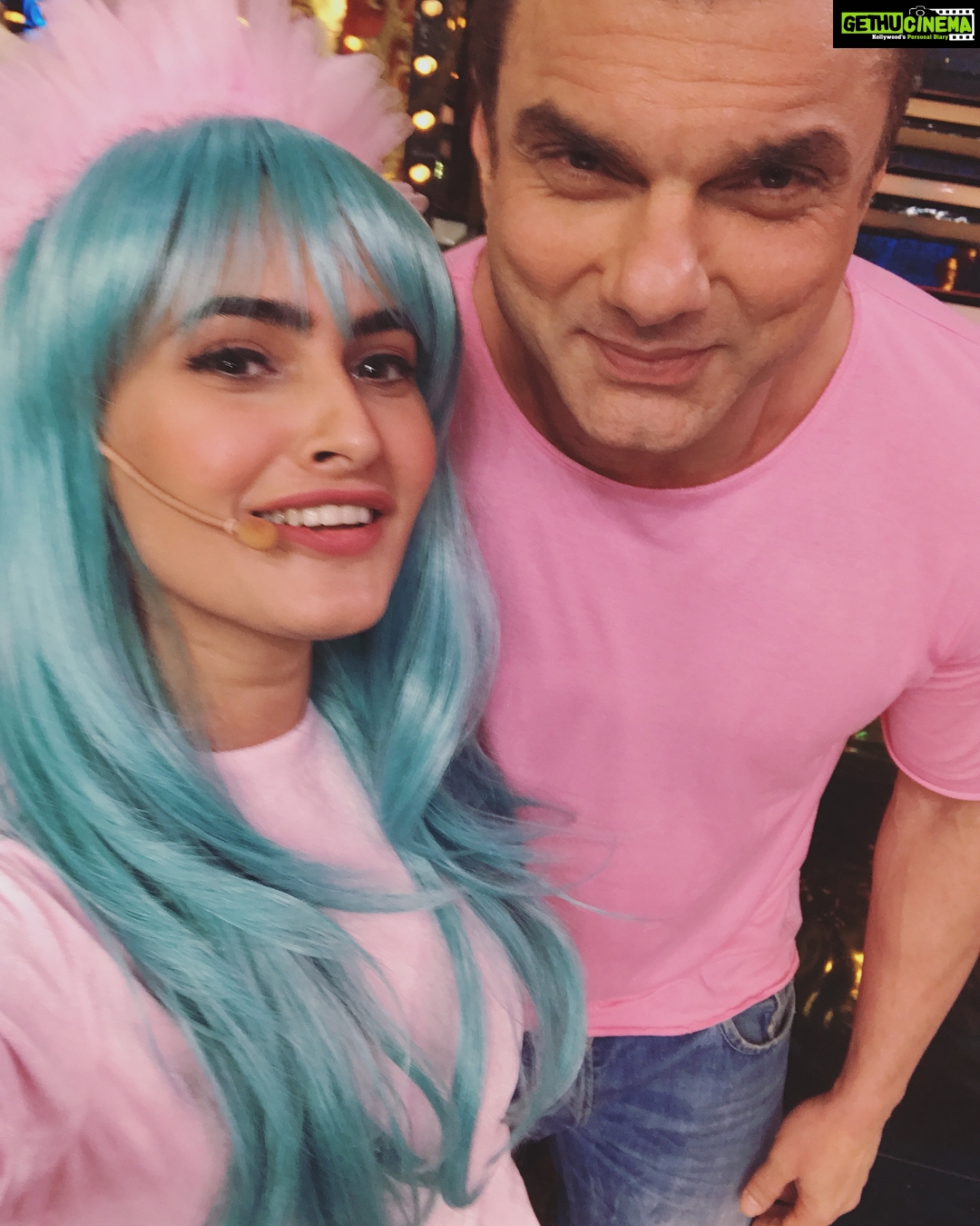 Karishma Sharma Instagram - Everyday is a new experience on this set, everyday I get to live a new person and it’s the best part of being a part of this show. I want to thank everyone who’s a part of this show. Guess what I’m playing here today??