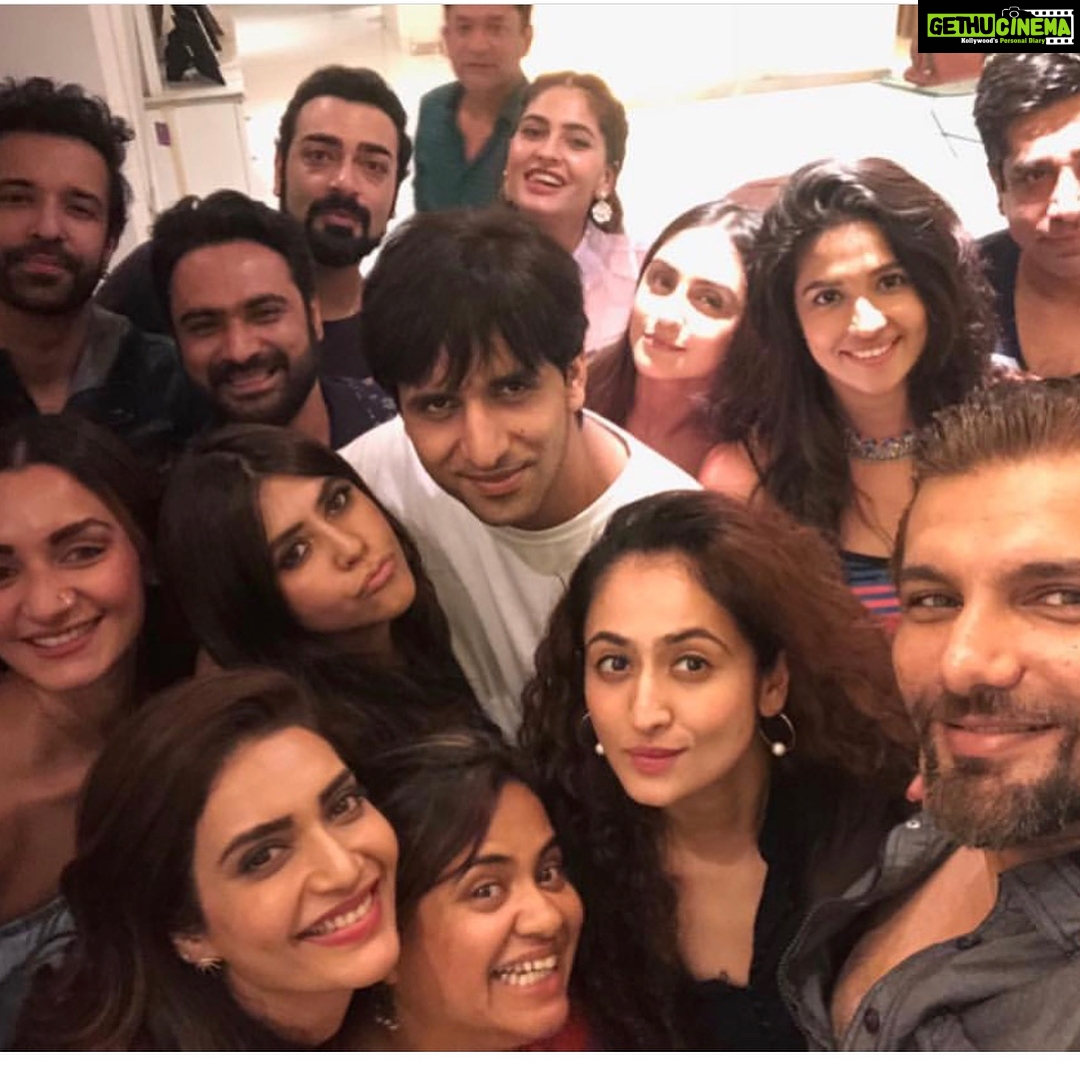 Karishma Sharma Instagram - Thank you for letting me be a part of home. Lots of love and gratitude 🙏🏻❤️ She’s such a stunner @ektaravikapoor
