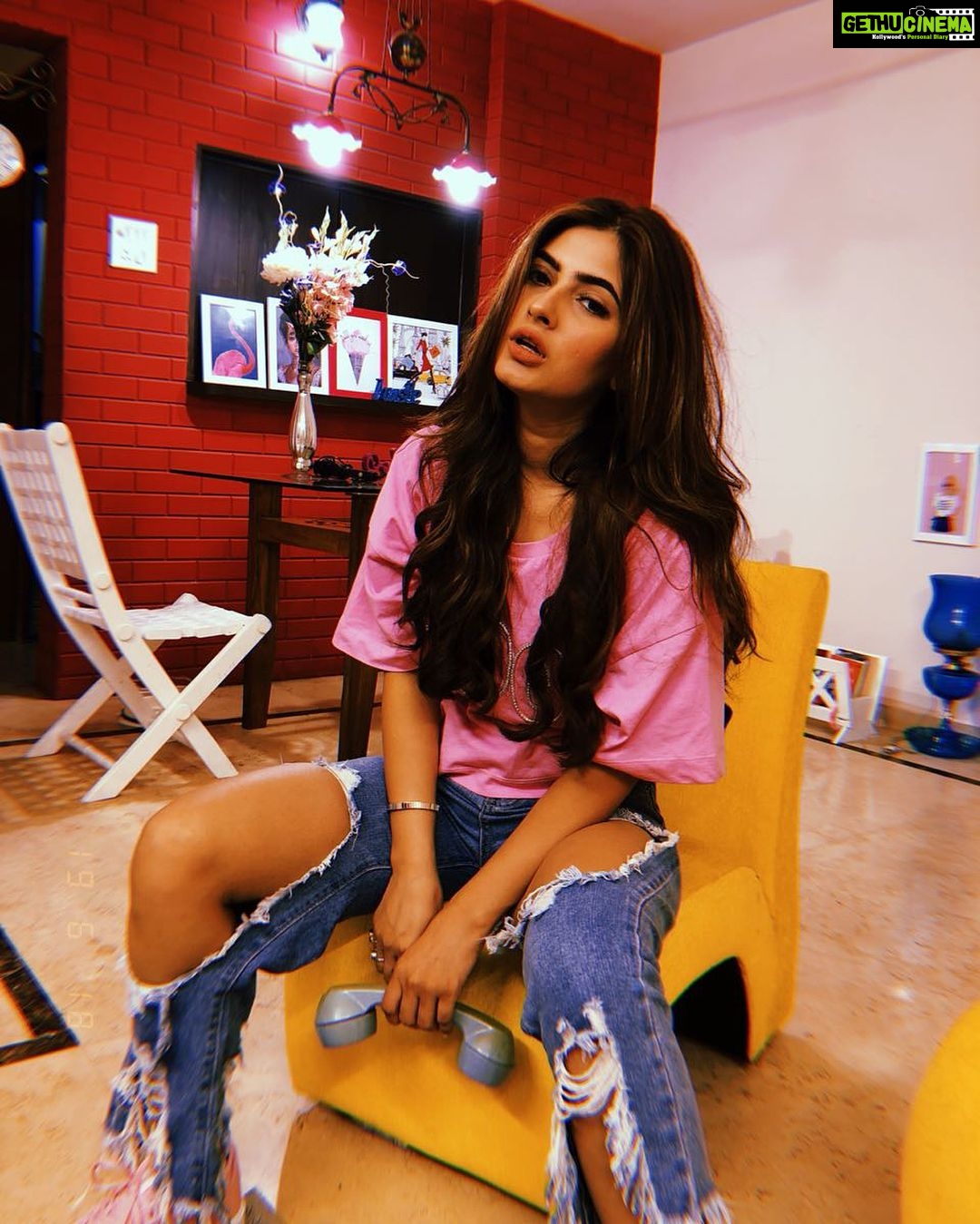 Karishma Sharma Instagram - Keep your fake love away from me. 🙌🏻🙌🏻 My Sweet Home