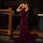 Karishma Sharma Instagram - 😺😻 shot by @aishwarya_nayak_photography Styled by @prashantmangasuli Jewellery by @azotiique Location - Moonshine Cafe Moonshine Cafe & Bar Andheri
