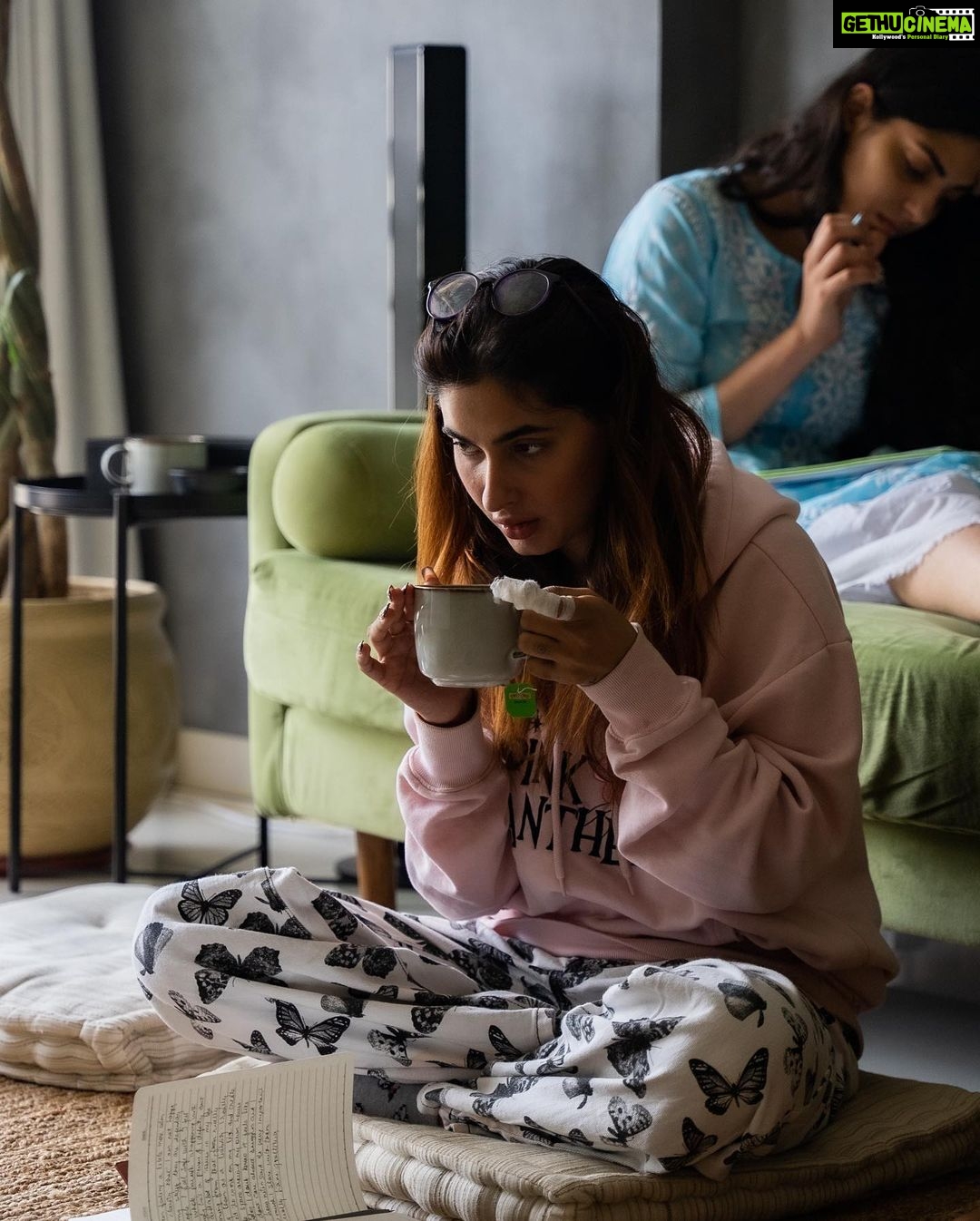 Karishma Sharma Instagram - Being A Curious Cat is definitely one of the fun trait. Though be ready to hear some uncomfortable things from the other end. Well as someone said βNo Transformation or Growth happens without stepping out of your Comfort zone. βπβ¨β¨