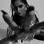 Karishma Sharma Instagram – Baby imma be your motivation 💙

🖤

👸

💣

Shot by @pehelaggarwal 
Styled by @rivaaabhatia 
Makeup by @makeupbykhushikhivishra 

Hairby @arifayadav_makeyougorgeous