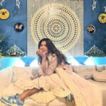Karishma Sharma Instagram - Current Mood : May your outfit be cute and your sneakers be comfy. Outfit @gazalmishraofficial