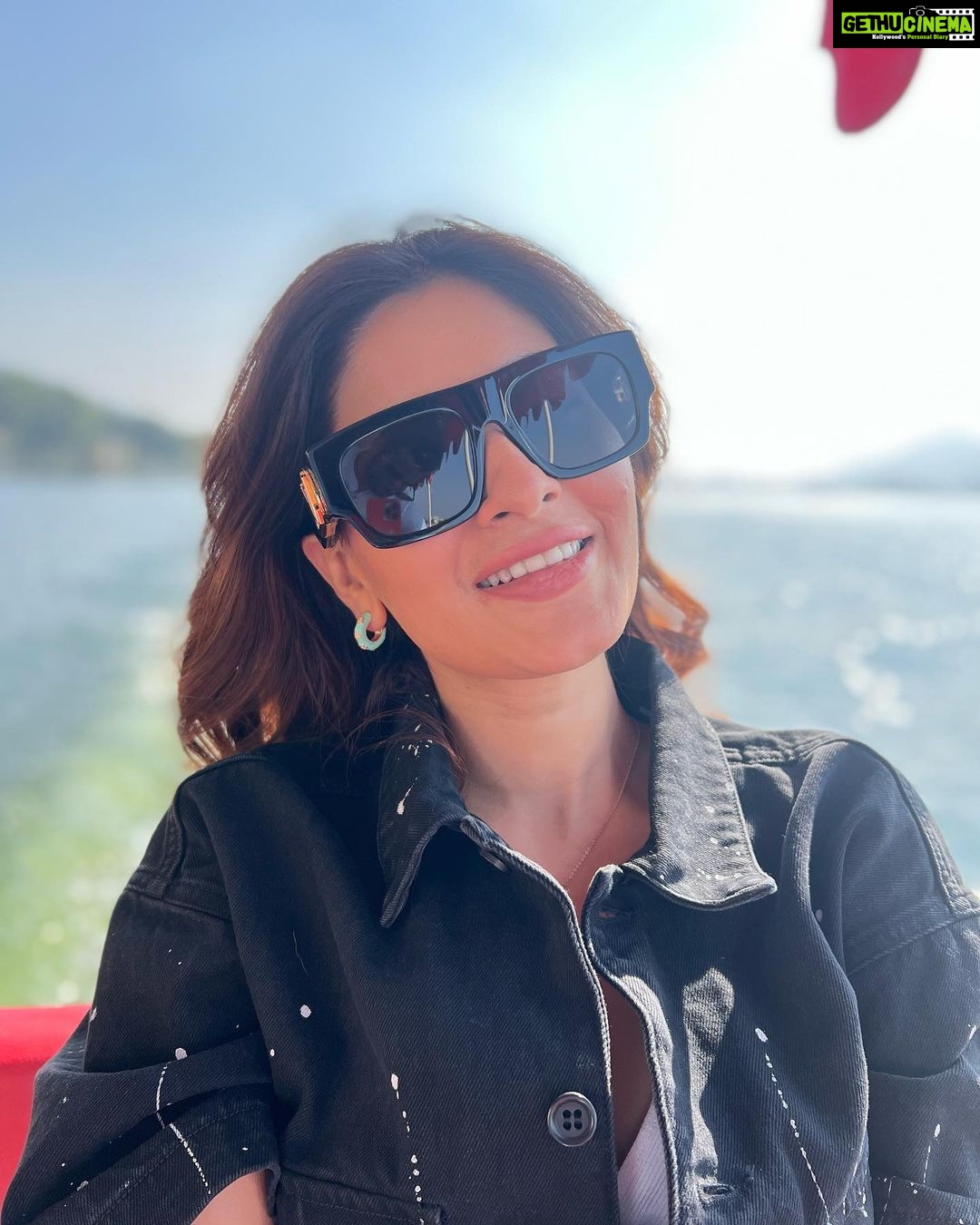 Karishma Sharma Instagram - Udaipur ♥️🌼 Taj Lake Palace, Udaipur, India