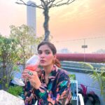 Karishma Sharma Instagram - Every sunset is an opportunity to reset. #2022 is gonna be a smashing year and I can feel it. KOLKATA-কোলকাতা