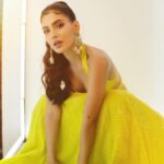 Karishma Sharma Instagram - If Ariana Grande wore Indian 🤩💃🏻 Shot by - @abeemanyousee Outfit by @karishmaashita Makeup by - @makeupbykhushikhivishra Hair by @hairbyarifayadav
