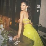 Karishma Sharma Instagram - This Diwali don’t burst patakhas...be one!! Wish you and your loved ones a very happy, fun, joyful and loving Diwali. 🪔🪔 Outfit by @karishmaashita Make by @makeupbykhushikhivishra Hair by @hairbyarifa #diwali #dontburncrackers #lights #sweets