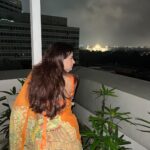 Karishma Sharma Instagram - It is said that kolkata lives in its streets. North Kolkata stands witness to the history of this city. Walking through it by lanes one enters a world where the old and new co-exist. In the olden days, mansion with a rebellious history and a unique blend of architecture. Kolkata and wearing a Sari just goes hand in hand. I literally feel I get deported to an old era.