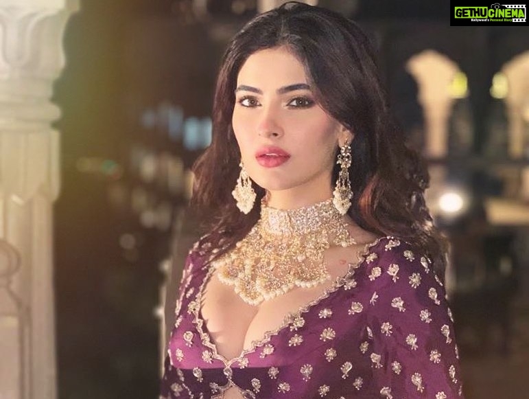 Karishma Sharma Instagram - π π My stay at Fairmont hotels at Jaipur was amazing!The services provided there starting from the meals, the spa and the pool to having a private butler made sure I lived a queen size life. You too can live the limitless life with the possibility to book their offer with 25% OFF for the members of ALL. For more information follow @ALL_MEA and also stand a chance to win 1M Reward points. Fairmont Jaipur