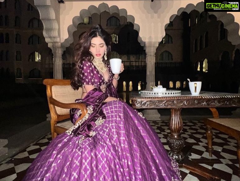 Karishma Sharma Instagram - π π My stay at Fairmont hotels at Jaipur was amazing!The services provided there starting from the meals, the spa and the pool to having a private butler made sure I lived a queen size life. You too can live the limitless life with the possibility to book their offer with 25% OFF for the members of ALL. For more information follow @ALL_MEA and also stand a chance to win 1M Reward points. Fairmont Jaipur