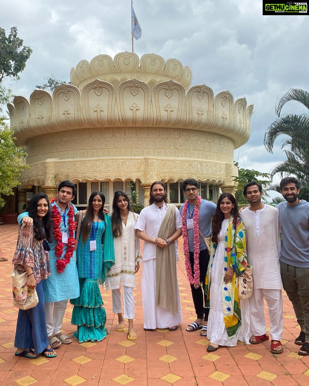 Karishma Sharma Instagram - Take a break, Rejuvenate, Refresh, Rediscover yourself with the best crew. Sri Sri Ravishankar Ashram