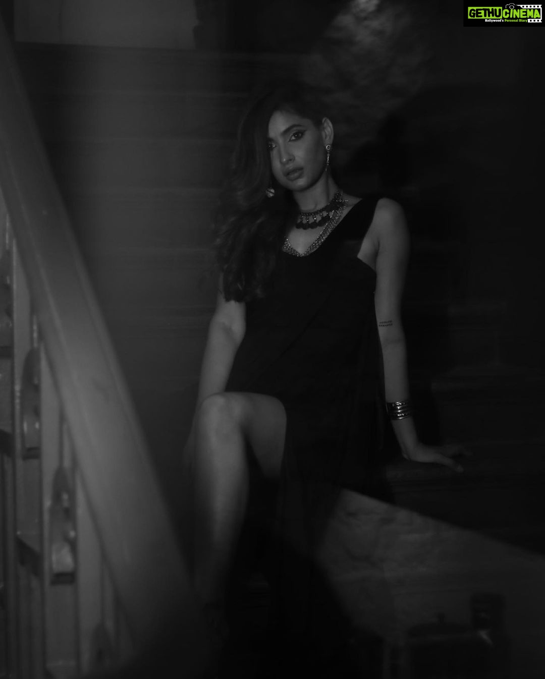 Karishma Sharma Instagram - Your eyes are like windows to your soul. They shine and bedazzle as the stars do in the sky! They are like diamonds that mesmerize the person looking at them. When I look into your eyes, I keep on looking at them. I can't ever stop looking at them. Your eyes speak volumes to me in unsaid word...🤍🖤🤍 📸 : @aishwaryaa_nayak_photography MUA : @nisha.karna HA : @aqshataa.mani Location: @abode.bombay Styled By: @mallaikaa07 #styledbymallaikaa Asst by: @sincerely__styles Outfit: @labelmannatgupta Jewellery: @redstone.jewellery
