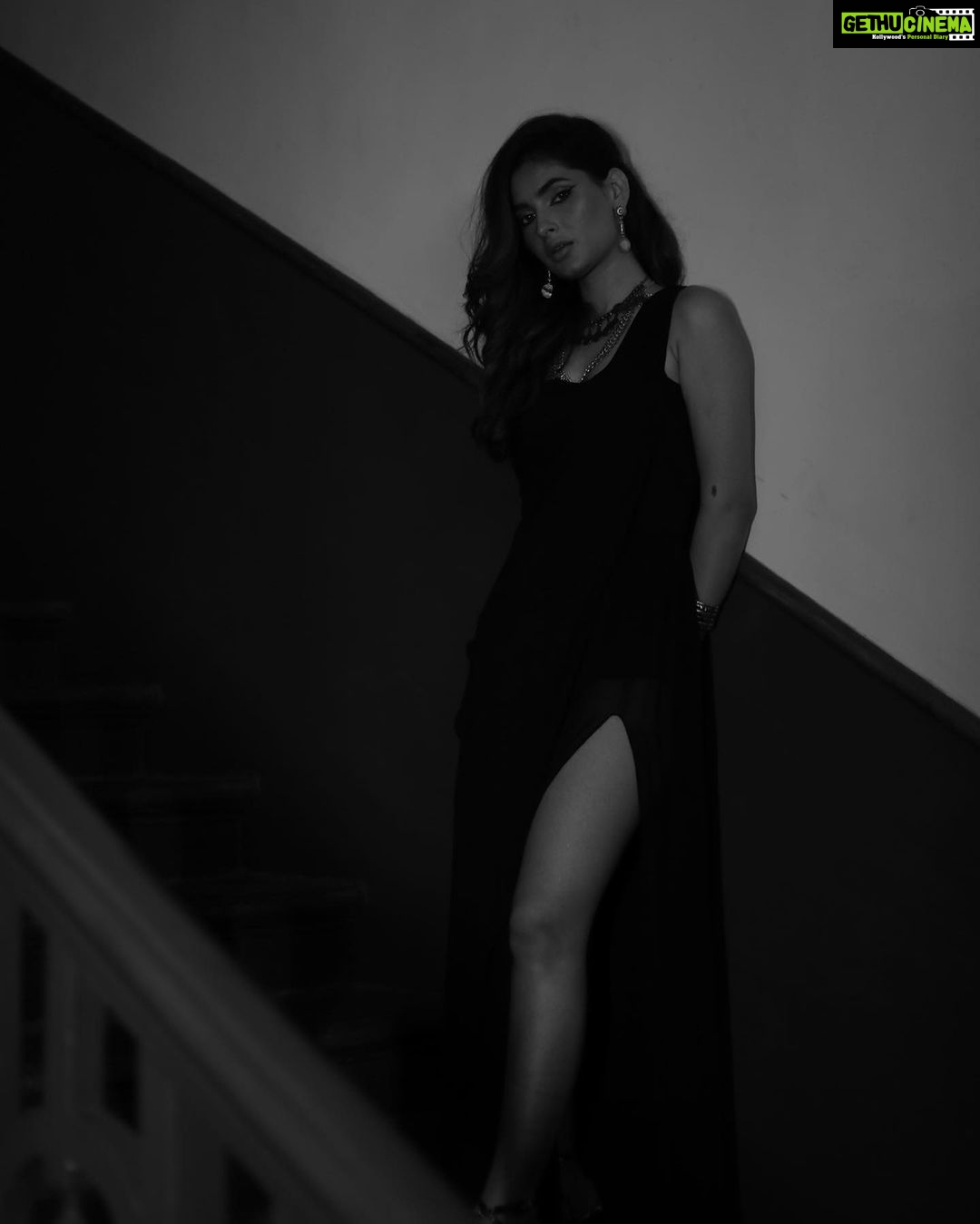 Karishma Sharma Instagram - Your eyes are like windows to your soul. They shine and bedazzle as the stars do in the sky! They are like diamonds that mesmerize the person looking at them. When I look into your eyes, I keep on looking at them. I can't ever stop looking at them. Your eyes speak volumes to me in unsaid word...🤍🖤🤍 📸 : @aishwaryaa_nayak_photography MUA : @nisha.karna HA : @aqshataa.mani Location: @abode.bombay Styled By: @mallaikaa07 #styledbymallaikaa Asst by: @sincerely__styles Outfit: @labelmannatgupta Jewellery: @redstone.jewellery