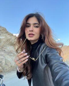 Karishma Sharma Instagram - Caution : ⛔️ Danger Best things in life are dangerous Motorbikes and Women with that kinda view 😍 Adventure partner @deyor.in #lehladakh #leh #travel #biker #mountain Leh, Ladakh