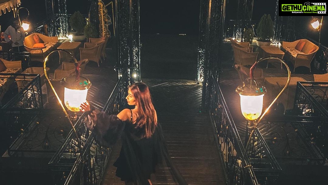 Karishma Sharma Instagram - Beauty 🖤 Taj Lake Palace, Udaipur, India