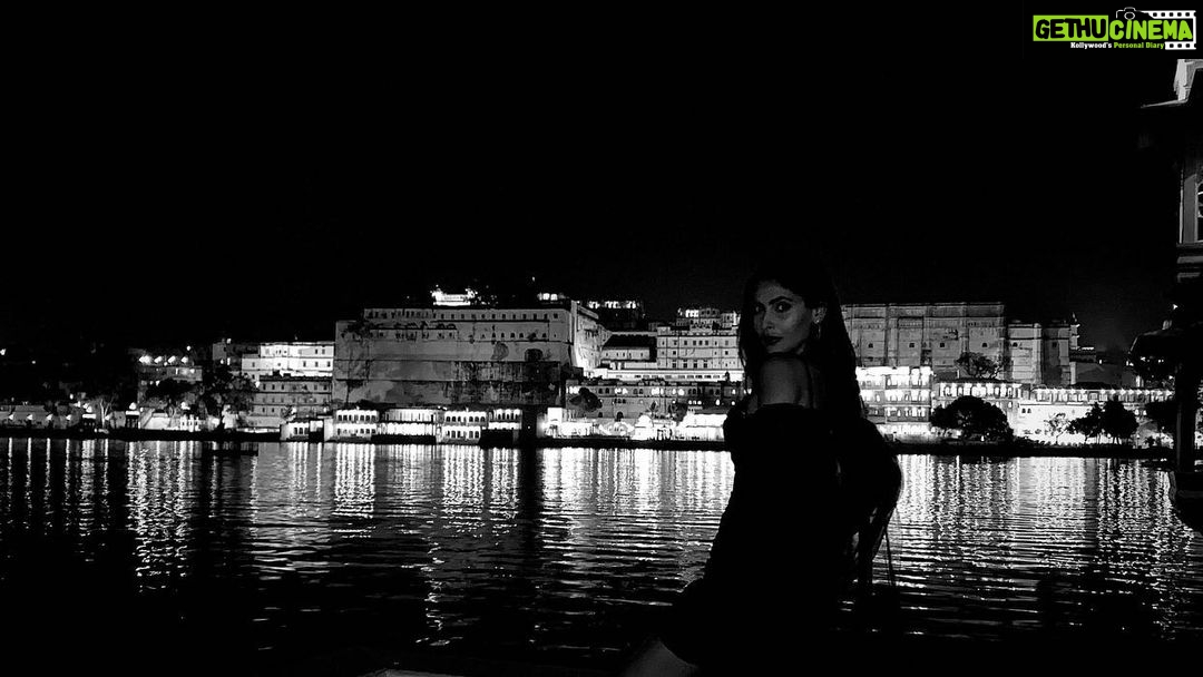 Karishma Sharma Instagram - Beauty 🖤 Taj Lake Palace, Udaipur, India