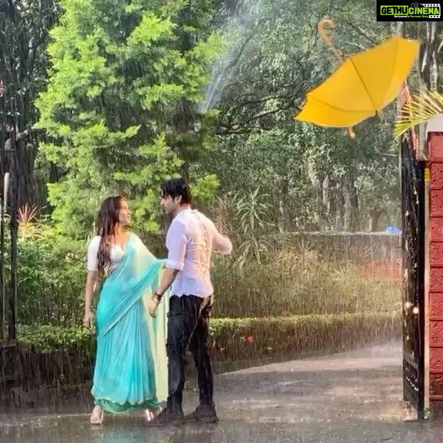 Karishma Sharma Instagram - REPOST @guruchoudhary with @get__repost__app Baarish mein bheegne ka alag hi mazaa hai ☔ Something coming up soon! #tseries @tseries.official #BhushanKumar @karishmasharma22 . . . #gurmeetchoudhary #song #rain #saturday #saturdayvibes #repostios #repostw10