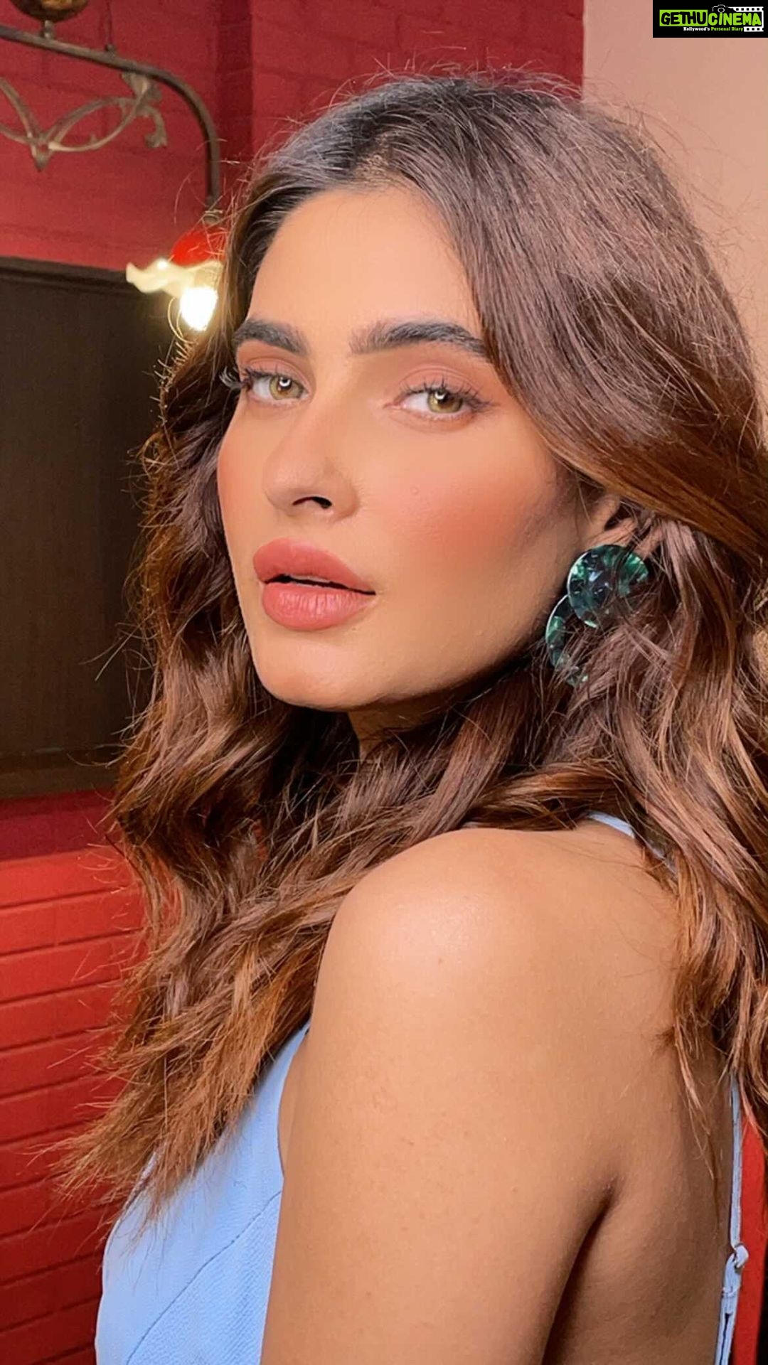 Karishma Sharma Instagram - Challenge Alert! It's just so difficult to stay down-to-earth with the Mi 11 Lite. A little sneak-peek of the Mi 11 Lite has already managed to sweep me off my feet! Can you recreate the feeling better? Recreate this floating challenge and stand a chance to win the brand new Mi 11 Lite & get featured by @XiaomiIndia. Don't forget to tag and follow @XiaomiIndia and use the hashtag #mifloatingchallenge to participate. Launching 22nd June at 12PM with @manukumarjain #mifloatingchallenge #liteandloaded #Mi11lite #mismartphone