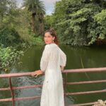 Karishma Sharma Instagram - I felt a deep connection with @srisriravishankar because of the Shiva consciousness and creation and manifestation he talks about, everytime im in distress and searching for an answer watching his interviews has always helped. Finally was fortunate to visit the aashram. The place is soulful and serene: it heals you in a way. The walk around the lake was tranquil and, it being the the animal friendly place it was, I made a new friend. Indrani and I feel we definitely enjoyed our small meet. Thank you @meranivishal for making this happen 🙏