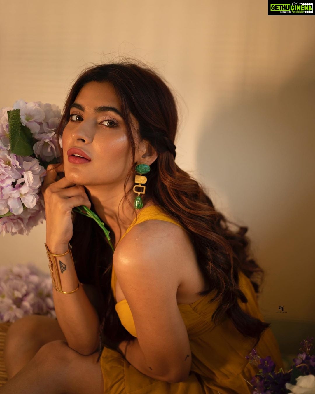 Karishma Sharma Instagram - “Where There Is Kindness, There Is Goodness. And Where There Is Goodness, There Is Magic.” —Cinderella 📸 : @aishwaryaa_nayak_photography Stylist : @mallaikaa07 MUA : @nisha.karna HA : @aqshataa.mani Location: @abode.bombay Outfit by @amorecoutureofficial