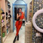 Karishma Sharma Instagram – It should cost a billion to look this good.
But she make it look easy ’cause she got it. 

Which is your favourite look 💁‍♀️💁‍♀️