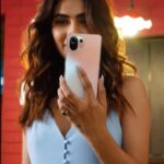 Karishma Sharma Instagram - The Mi 11 lite has the perfect hue for you! Available in beautiful Tuscany Coral, Jazz Blue, Vinyl Black colors and loaded with a 10-bit AMOLED display, your eyes will enjoy a wide spectrum of colors. Carry the Mi 11 Lite with you whereever you go as this smartphone is slimmest in the world with a host of features, and remaining light as ever so that you can have the best of both worlds! Check out @xiaomiindia for more details. #LiteAndLoaded #Mi11Lite #mismartphone