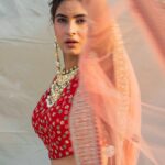 Karishma Sharma Instagram - Redefining luxury and yet holding a strong balance between heritage and modern times, @shreegkchudiwalas statement polki jewellery truly makes me anticipate a modern wedding tale. Jewellery- @shreegkchudiwalas Outfit - @vasansi_jaipur Agency - @scribbleindia @nandanisounkhiya Photographer - @biryanimasala #summerbride #bridaljewellery #polkidiamonds #pearls #jaipurbrand #indianbridaljewellery #wedding #wedmegood #bridalnecklace #jaipurjewellery #summercollection # summerwedding #diamondpolkijewellery #jewelleryaddict