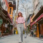 Karishma Sharma Instagram - Kaun hai wo jisne mujhe mud ke dobara nahi dekha??? 🤨 Who is heee? 📸 @mohitvaru @veromodaindia @goturkiye @turkeytourism_in @goldcoastfilmsofficial #VeroModaWomen #VeroModaTravelDiaries #GoTürkiye #Turkeytourism_in #OnlyInTürkiye #ReTurkey #SafeTourism #ReadyAndSafeTürkiye #SafeTourismTürkiye #goldcoastfilms Istanbul, Turkey