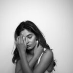 Karishma Sharma Instagram - Mia: “Don’t you hate that?” Vincent: “What?” M: “Uncomfortable silences. Why do we feel it’s necessary to talk about bullshit in order to be comfortable?” V: “I don’t know. That’s a good question.” M: “That’s when you know you’ve found somebody special. When you can just shut the fuck up for a minute and comfortably enjoy the silence. 📸 @bharat_rawail Makeup 💄 @aafreenmakeupandhair