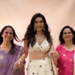 Karishma Tanna Instagram - Happy Dhanteras to all 😎❤️🙏 #mommies #love #reel #reelsinstagram