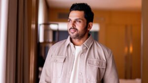 Karthi Instagram - At Mumbai for the end of the year Mega Roundtable! Delighted to have had spent quality time with some of the most creative minds in the industry. 

@varundvn @dqsalmaan @karanjohar @anuragkashyap10 @hemanthrao11 @srinidhi_shetty @hegdepooja @nipundharmadhikari @baradwajrangan