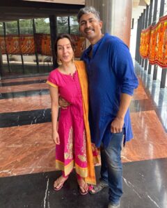Karthik Kumar Instagram - At shoot in coimbatore and missing this. See you soon @amruthasrini in Singapore & UK. ❤️