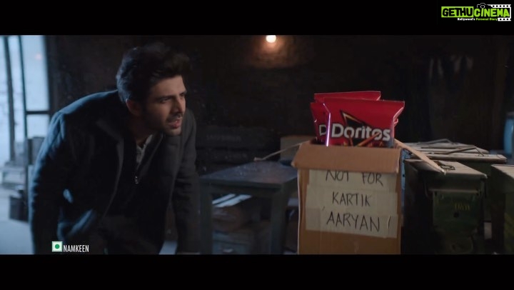 Kartik Aaryan Instagram - Not For Kartik Aaryan ? Chakhne bhi nahi diya 😭 @doritosindia #Ad