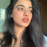 Ketika Sharma Instagram - Golden hour things 💁🏻‍♀️ #uncontrollable #selfies #happening #nofilterneeded #goldenhour #stuff #love #and #golden #light