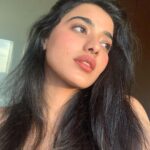 Ketika Sharma Instagram - Golden hour things 💁🏻‍♀️ #uncontrollable #selfies #happening #nofilterneeded #goldenhour #stuff #love #and #golden #light