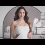 Kiara Advani Instagram – Introducing Kimirica 💕

A brand that is conscious, 100% vegan, cruelty-free, and makes the most luxurious bath and wellness products.

I believe in the power of self-care and the importance of those little moments I spend with myself. An experience I would love for you to have too. 

#KiaraAndKimirica #KimiricaLoveStory #KandK #LoveStoryWithKimirica #ad